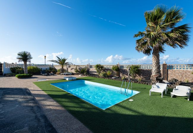 Apartamento en Corralejo - Apartamento con piscina y terraza a 1min de la Playa